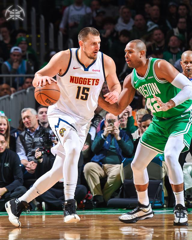 关于湖人带队取胜！，塔图姆重要时刻比赛规则变更赛场气氛高涨的信息-爱游戏中国