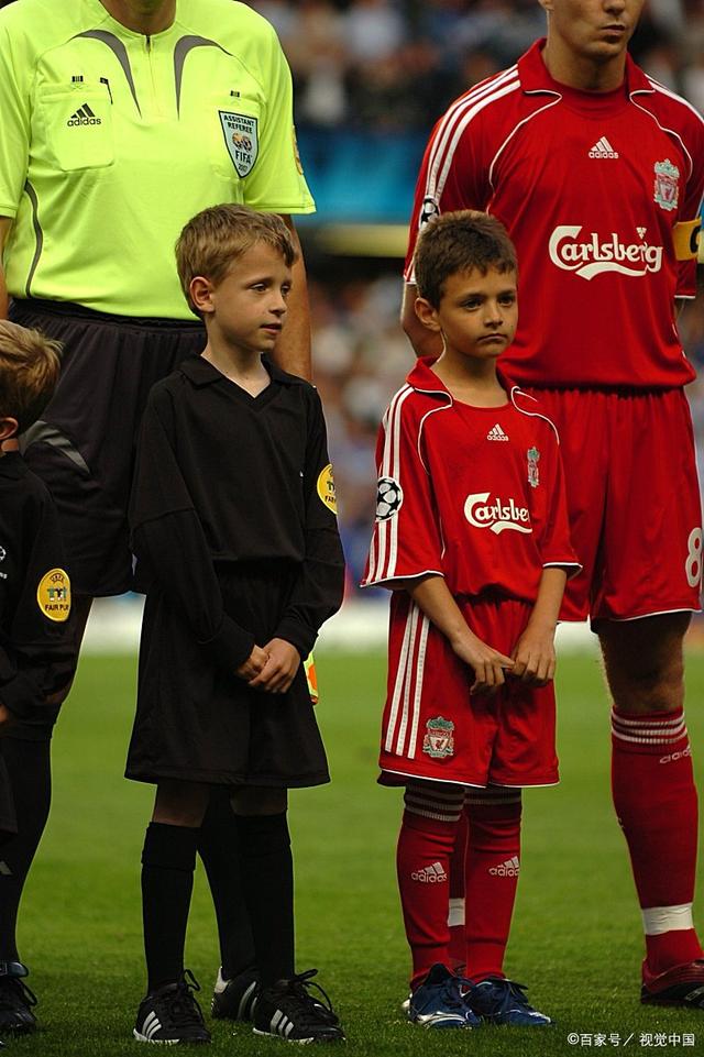 塞维利亚训练开放日，赛后调整名单引欢呼，欧超杯在即，团队化学反应显著(超级杯曼城vs塞维利亚)-爱游戏官方网站